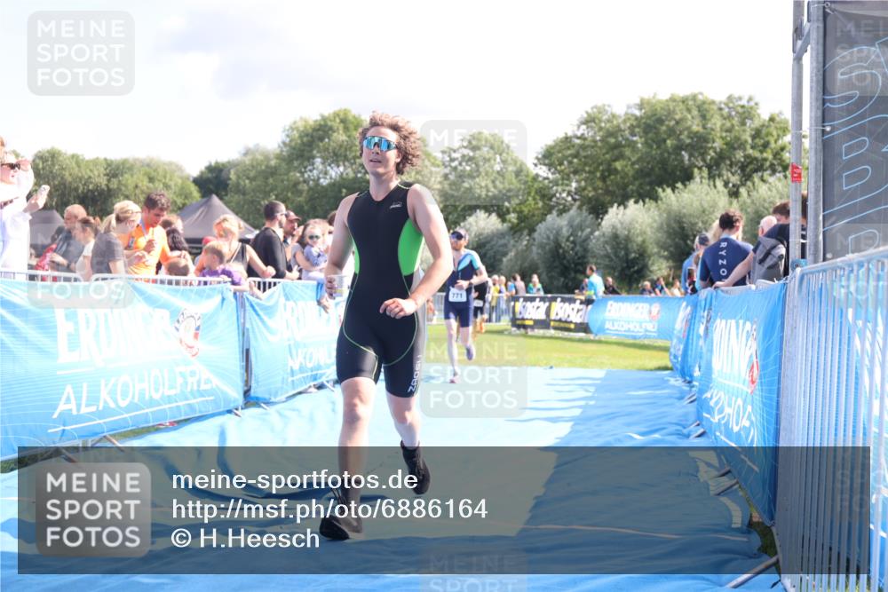 25.08.2024 - Elbe Triathlon Hamburg H.Heesch http://msf.ph/oto/6886164 25.08.2024 11:33:20 Ziel 141, 574, 729, 771, 783 meine-sportfotos.de