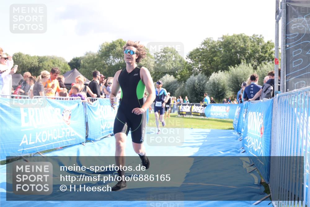 25.08.2024 - Elbe Triathlon Hamburg H.Heesch http://msf.ph/oto/6886165 25.08.2024 11:33:20 Ziel 141, 574, 729, 771, 783 meine-sportfotos.de