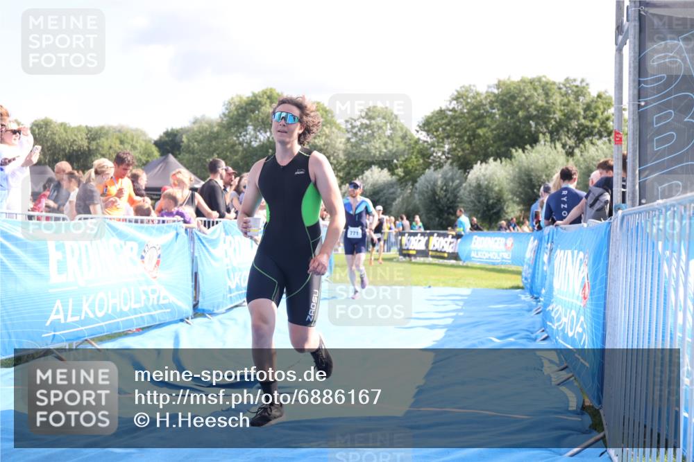25.08.2024 - Elbe Triathlon Hamburg H.Heesch http://msf.ph/oto/6886167 25.08.2024 11:33:20 Ziel 141, 574, 729, 771, 783 meine-sportfotos.de