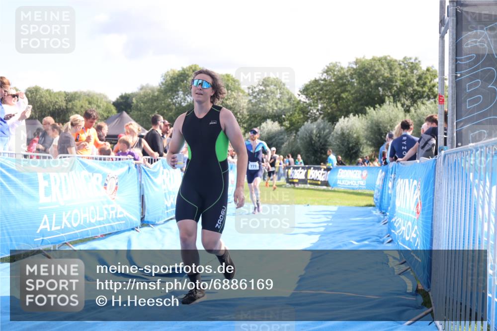 25.08.2024 - Elbe Triathlon Hamburg H.Heesch http://msf.ph/oto/6886169 25.08.2024 11:33:20 Ziel 141, 574, 729, 771, 783 meine-sportfotos.de