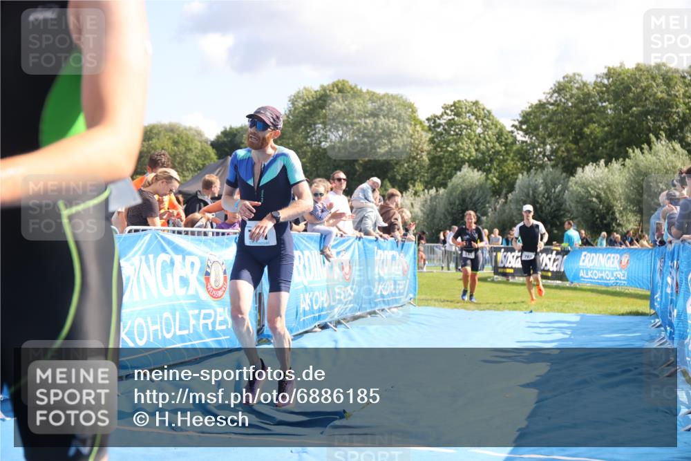 25.08.2024 - Elbe Triathlon Hamburg H.Heesch http://msf.ph/oto/6886185 25.08.2024 11:33:22 Ziel 141, 574, 729, 771, 783 meine-sportfotos.de