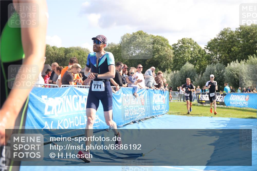 25.08.2024 - Elbe Triathlon Hamburg H.Heesch http://msf.ph/oto/6886192 25.08.2024 11:33:22 Ziel 141, 574, 729, 771, 783 meine-sportfotos.de