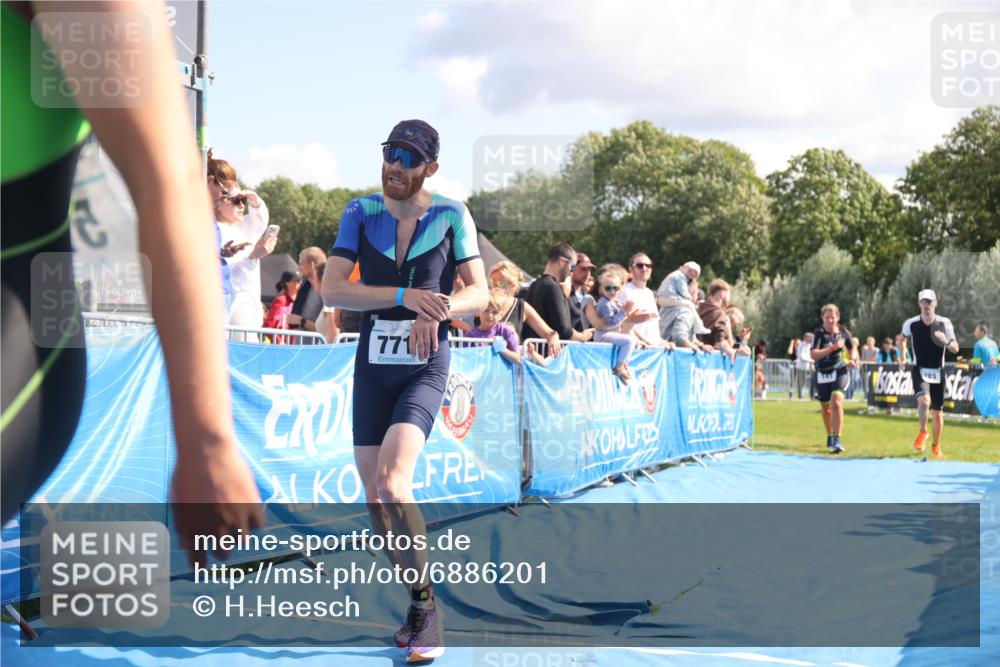 25.08.2024 - Elbe Triathlon Hamburg H.Heesch http://msf.ph/oto/6886201 25.08.2024 11:33:22 Ziel 141, 574, 729, 771, 783 meine-sportfotos.de