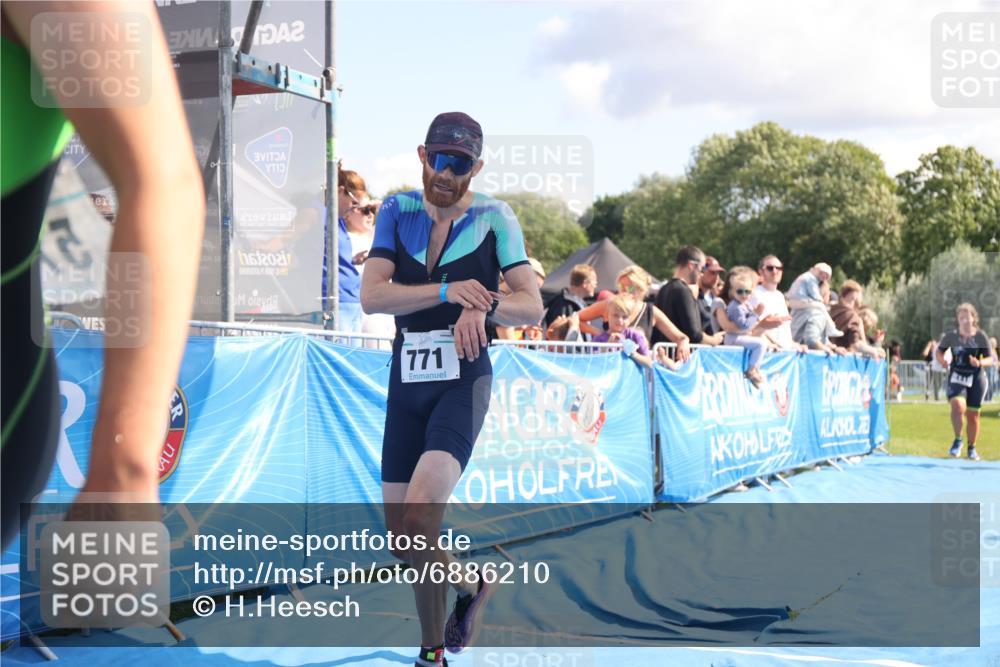 25.08.2024 - Elbe Triathlon Hamburg H.Heesch http://msf.ph/oto/6886210 25.08.2024 11:33:23 Ziel 141, 574, 729, 771, 783 meine-sportfotos.de