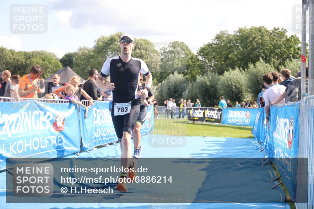 25.08.2024 - Elbe Triathlon Hamburg H.Heesch http://msf.ph/oto/6886214 25.08.2024 11:33:25 Ziel 141, 574, 729, 771, 783 meine-sportfotos.de