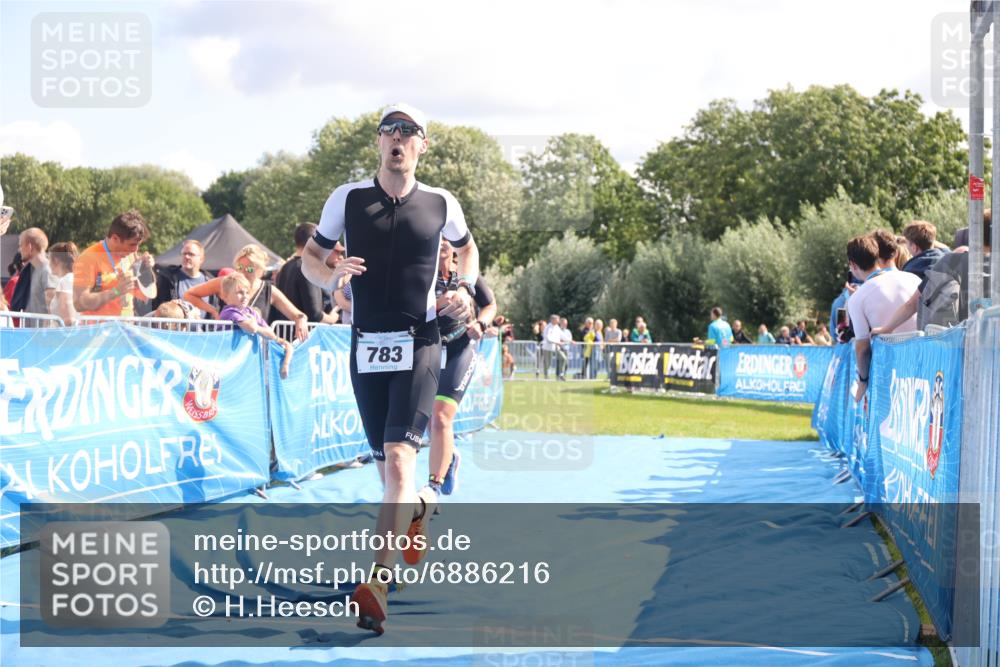 25.08.2024 - Elbe Triathlon Hamburg H.Heesch http://msf.ph/oto/6886216 25.08.2024 11:33:25 Ziel 141, 574, 729, 771, 783 meine-sportfotos.de