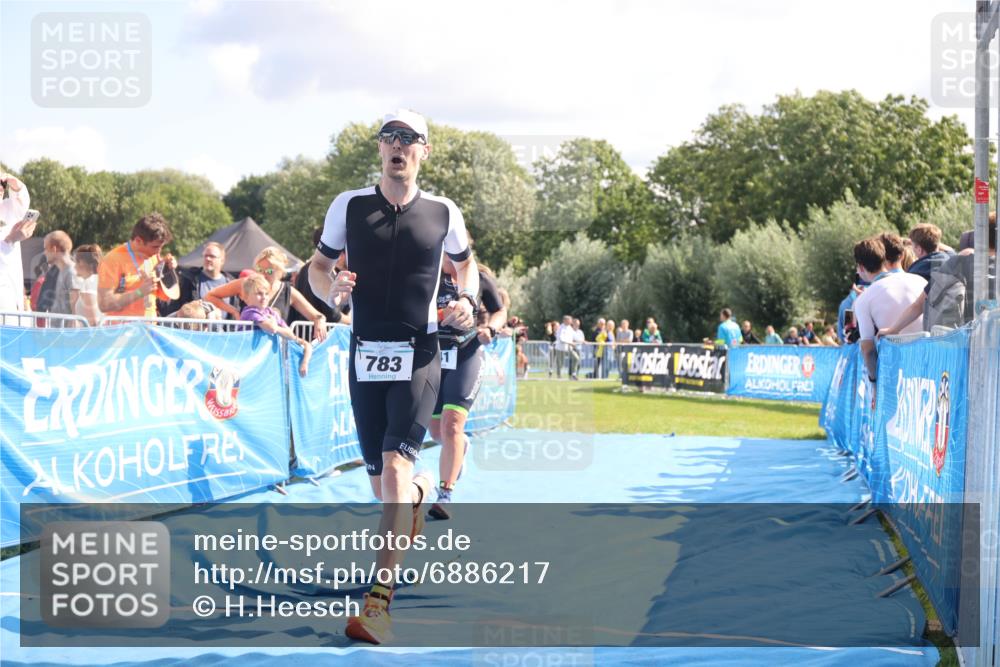 25.08.2024 - Elbe Triathlon Hamburg H.Heesch http://msf.ph/oto/6886217 25.08.2024 11:33:25 Ziel 141, 574, 729, 771, 783 meine-sportfotos.de