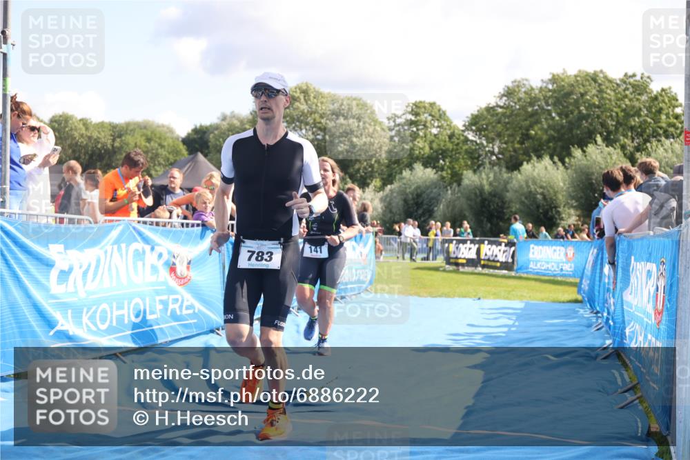 25.08.2024 - Elbe Triathlon Hamburg H.Heesch http://msf.ph/oto/6886222 25.08.2024 11:33:25 Ziel 141, 574, 729, 771, 783 meine-sportfotos.de