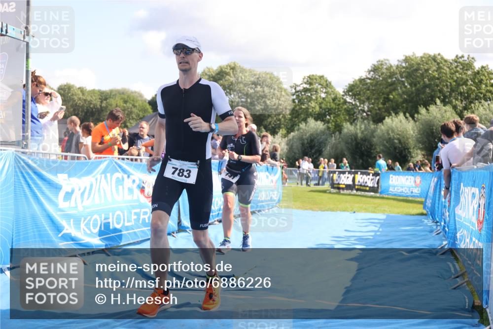 25.08.2024 - Elbe Triathlon Hamburg H.Heesch http://msf.ph/oto/6886226 25.08.2024 11:33:25 Ziel 141, 574, 729, 771, 783 meine-sportfotos.de
