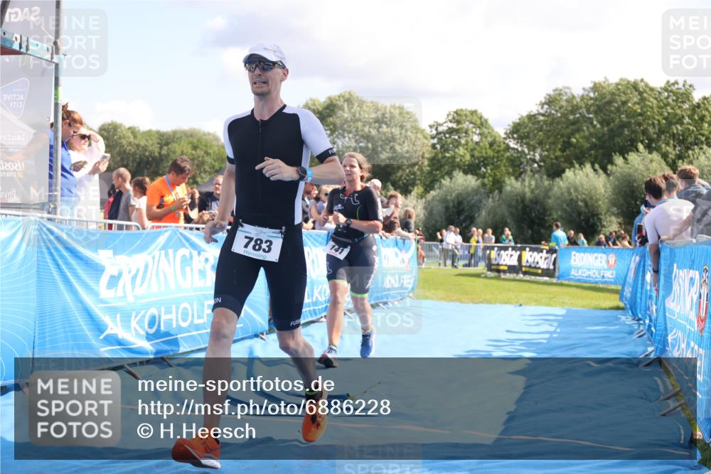 25.08.2024 - Elbe Triathlon Hamburg H.Heesch http://msf.ph/oto/6886228 25.08.2024 11:33:25 Ziel 141, 574, 729, 771, 783 meine-sportfotos.de