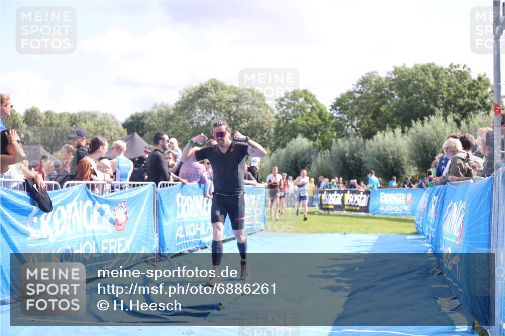 25.08.2024 - Elbe Triathlon Hamburg H.Heesch http://msf.ph/oto/6886261 25.08.2024 11:26:15 Ziel 265, 406, 451, 754 meine-sportfotos.de