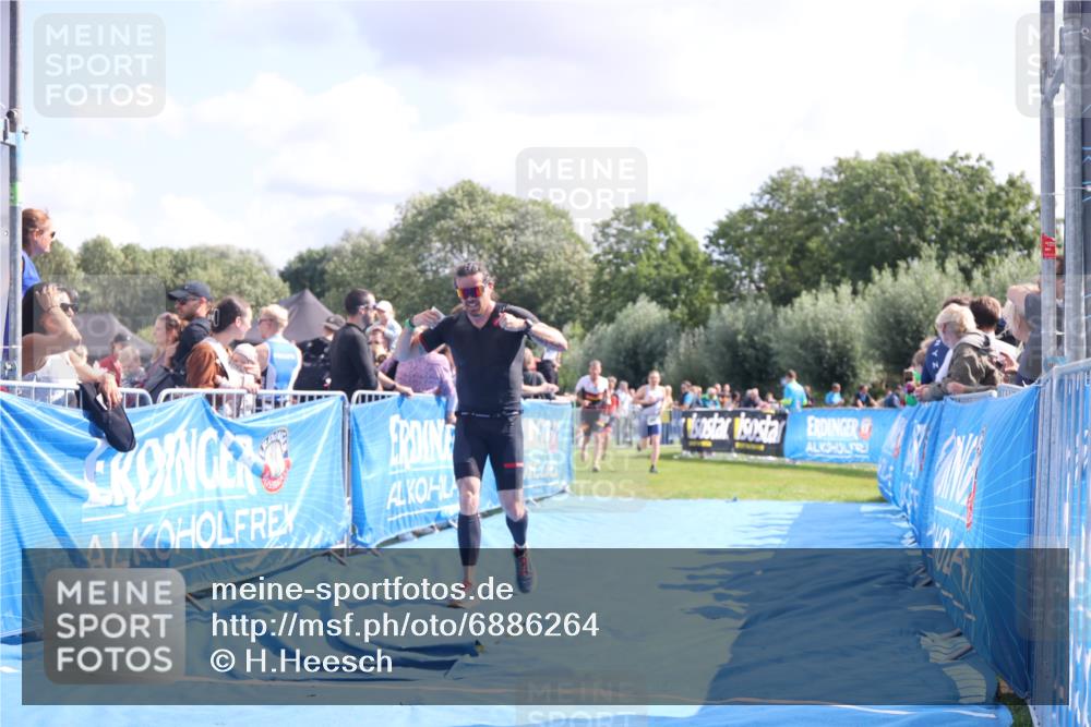 25.08.2024 - Elbe Triathlon Hamburg H.Heesch http://msf.ph/oto/6886264 25.08.2024 11:26:16 Ziel 265, 406, 451, 754 meine-sportfotos.de