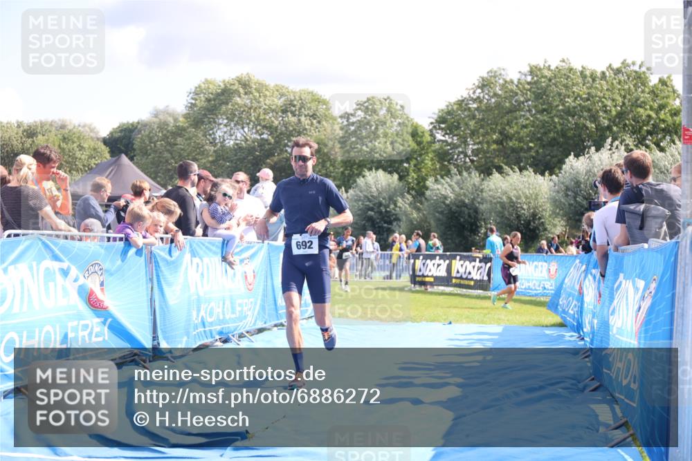 25.08.2024 - Elbe Triathlon Hamburg H.Heesch http://msf.ph/oto/6886272 25.08.2024 11:33:41 Ziel 485, 692 meine-sportfotos.de