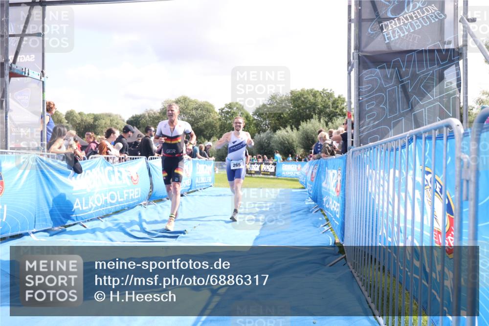 25.08.2024 - Elbe Triathlon Hamburg H.Heesch http://msf.ph/oto/6886317 25.08.2024 11:26:21 Ziel 265, 406, 451, 601, 723, 754 meine-sportfotos.de