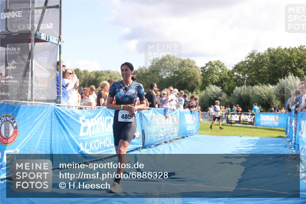 25.08.2024 - Elbe Triathlon Hamburg H.Heesch http://msf.ph/oto/6886328 25.08.2024 11:33:45 Ziel 485, 692 meine-sportfotos.de