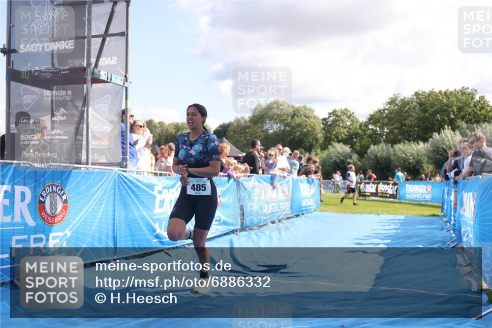 25.08.2024 - Elbe Triathlon Hamburg H.Heesch http://msf.ph/oto/6886332 25.08.2024 11:33:45 Ziel 485, 692 meine-sportfotos.de