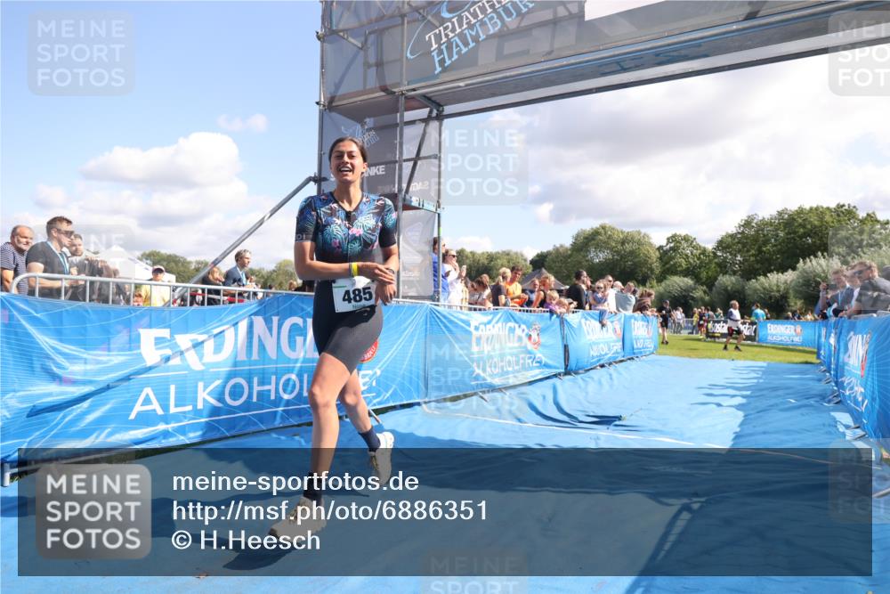 25.08.2024 - Elbe Triathlon Hamburg H.Heesch http://msf.ph/oto/6886351 25.08.2024 11:33:46 Ziel 485, 692 meine-sportfotos.de