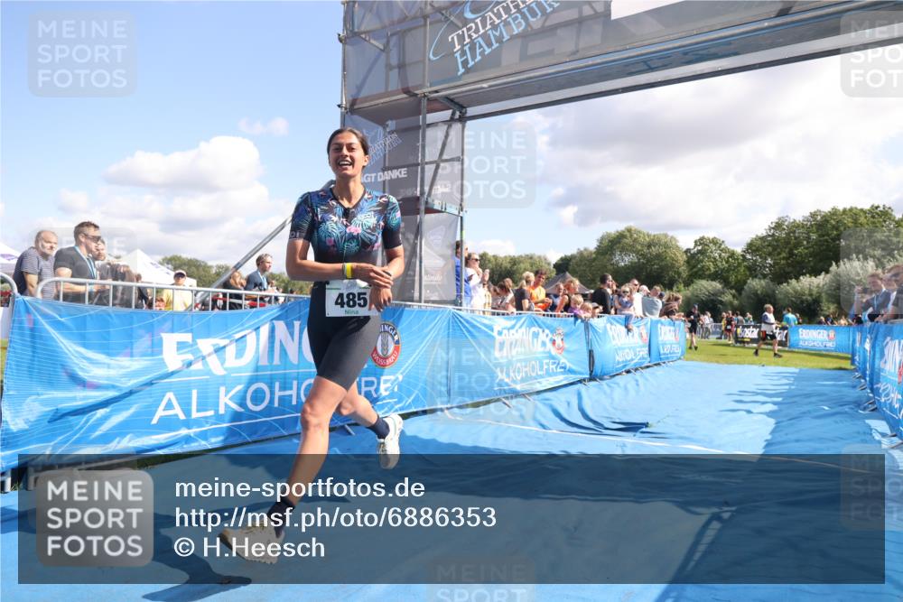 25.08.2024 - Elbe Triathlon Hamburg H.Heesch http://msf.ph/oto/6886353 25.08.2024 11:33:46 Ziel 485, 692 meine-sportfotos.de