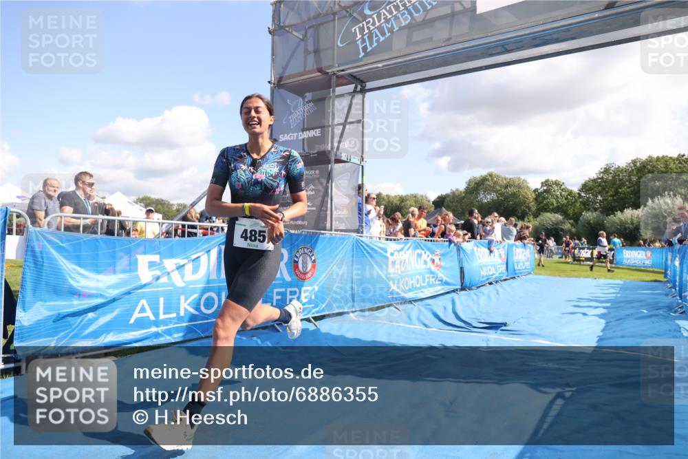 25.08.2024 - Elbe Triathlon Hamburg H.Heesch http://msf.ph/oto/6886355 25.08.2024 11:33:46 Ziel 485, 692 meine-sportfotos.de