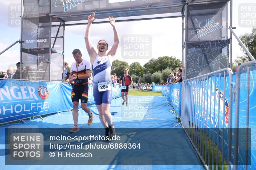 25.08.2024 - Elbe Triathlon Hamburg H.Heesch http://msf.ph/oto/6886364 25.08.2024 11:26:22 Ziel 265, 406, 451, 601, 723, 754 meine-sportfotos.de