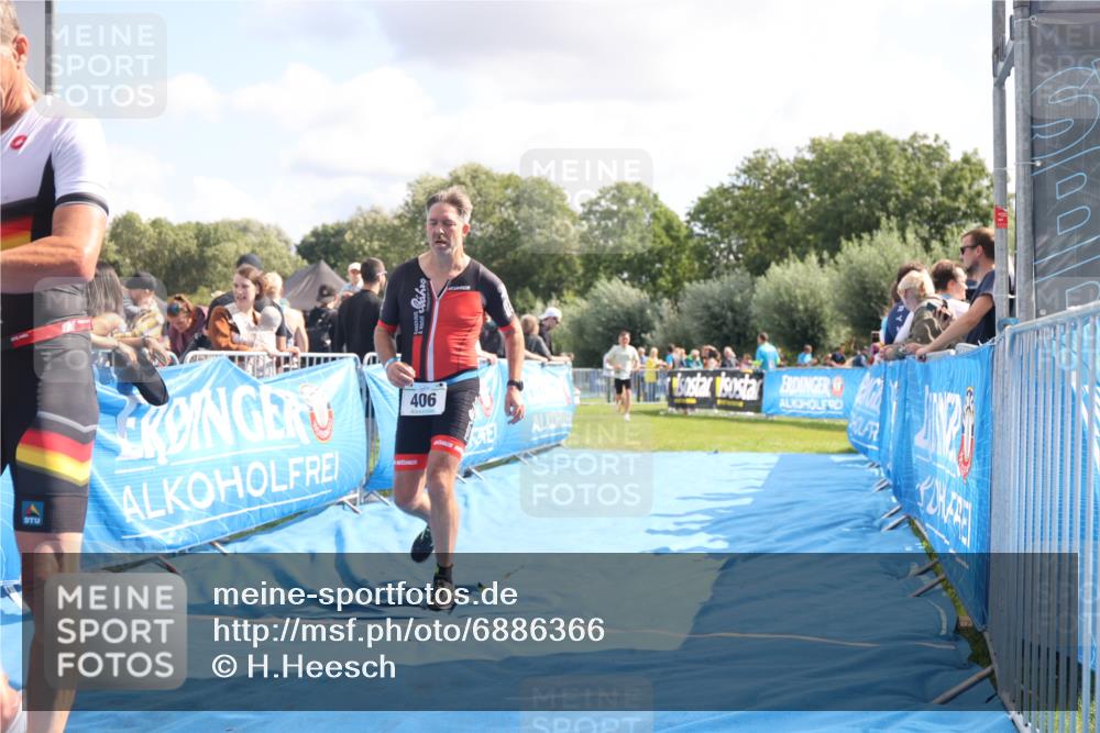 25.08.2024 - Elbe Triathlon Hamburg H.Heesch http://msf.ph/oto/6886366 25.08.2024 11:26:23 Ziel 265, 406, 451, 601, 723, 754 meine-sportfotos.de