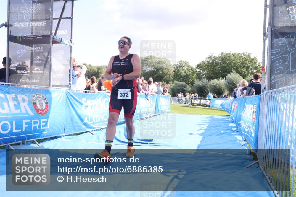 25.08.2024 - Elbe Triathlon Hamburg H.Heesch http://msf.ph/oto/6886385 25.08.2024 11:33:57 Ziel 372, 670 meine-sportfotos.de