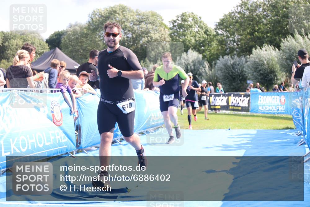 25.08.2024 - Elbe Triathlon Hamburg H.Heesch http://msf.ph/oto/6886402 25.08.2024 11:34:05 Ziel 545, 604, 670, 772 meine-sportfotos.de