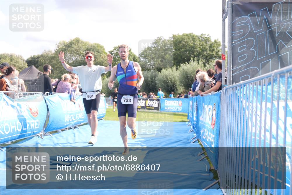 25.08.2024 - Elbe Triathlon Hamburg H.Heesch http://msf.ph/oto/6886407 25.08.2024 11:26:28 Ziel 265, 406, 451, 601, 723, 1846 meine-sportfotos.de