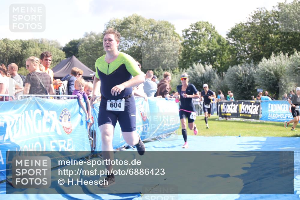 25.08.2024 - Elbe Triathlon Hamburg H.Heesch http://msf.ph/oto/6886423 25.08.2024 11:34:06 Ziel 545, 604, 670, 772 meine-sportfotos.de