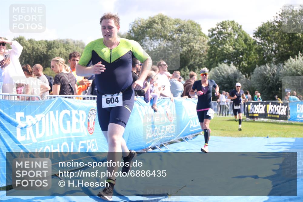 25.08.2024 - Elbe Triathlon Hamburg H.Heesch http://msf.ph/oto/6886435 25.08.2024 11:34:07 Ziel 545, 604, 670, 772 meine-sportfotos.de
