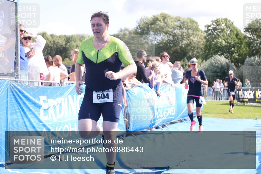 25.08.2024 - Elbe Triathlon Hamburg H.Heesch http://msf.ph/oto/6886443 25.08.2024 11:34:07 Ziel 545, 604, 670, 772 meine-sportfotos.de