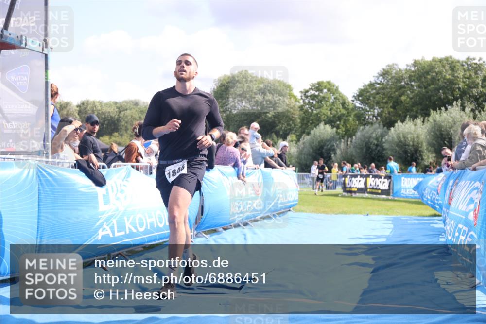 25.08.2024 - Elbe Triathlon Hamburg H.Heesch http://msf.ph/oto/6886451 25.08.2024 11:26:33 Ziel 601, 680, 723, 1846 meine-sportfotos.de