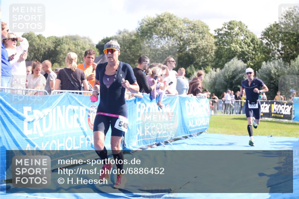 25.08.2024 - Elbe Triathlon Hamburg H.Heesch http://msf.ph/oto/6886452 25.08.2024 11:34:08 Ziel 545, 604, 670, 772 meine-sportfotos.de