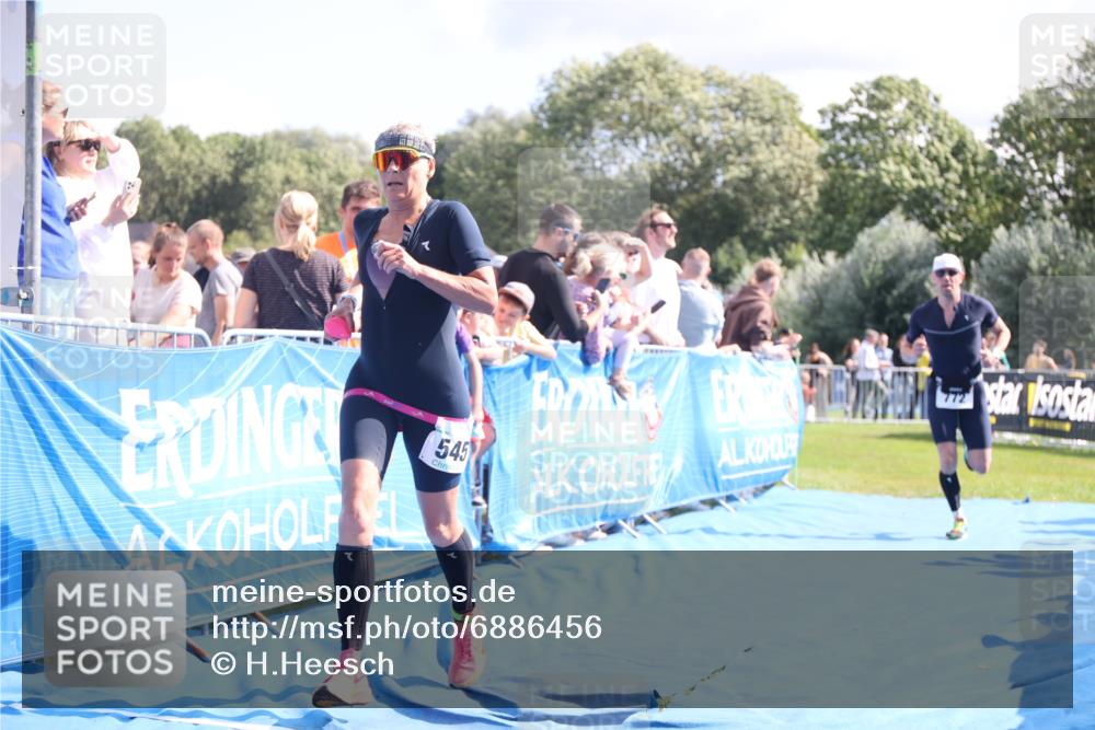 25.08.2024 - Elbe Triathlon Hamburg H.Heesch http://msf.ph/oto/6886456 25.08.2024 11:34:08 Ziel 545, 604, 670, 772 meine-sportfotos.de