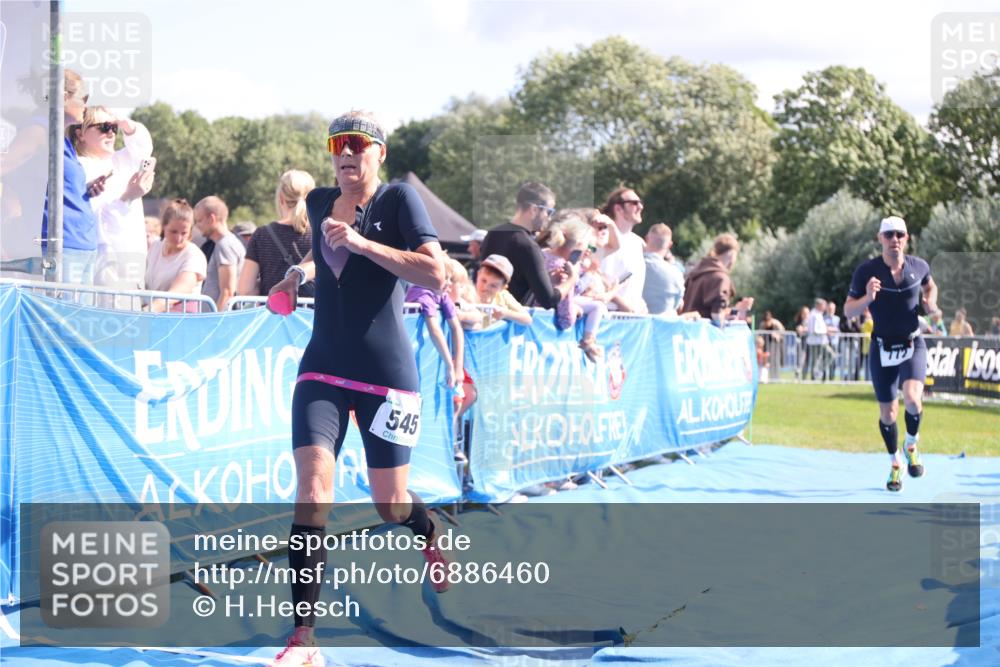 25.08.2024 - Elbe Triathlon Hamburg H.Heesch http://msf.ph/oto/6886460 25.08.2024 11:34:09 Ziel 545, 604, 670, 671, 772 meine-sportfotos.de