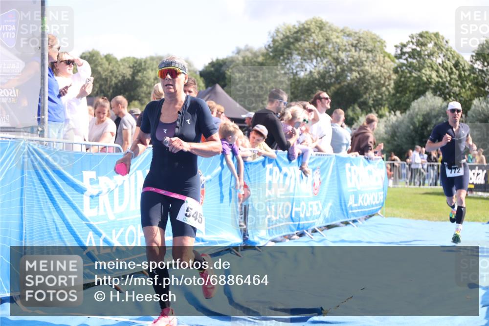 25.08.2024 - Elbe Triathlon Hamburg H.Heesch http://msf.ph/oto/6886464 25.08.2024 11:34:09 Ziel 545, 604, 670, 671, 772 meine-sportfotos.de
