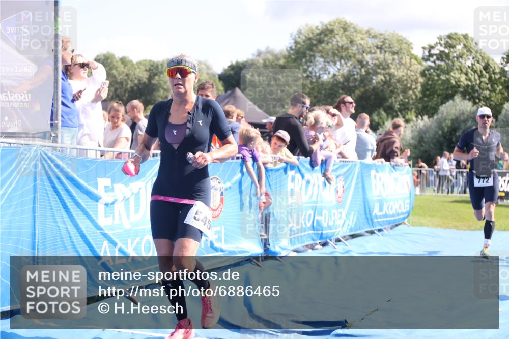 25.08.2024 - Elbe Triathlon Hamburg H.Heesch http://msf.ph/oto/6886465 25.08.2024 11:34:09 Ziel 545, 604, 670, 671, 772 meine-sportfotos.de