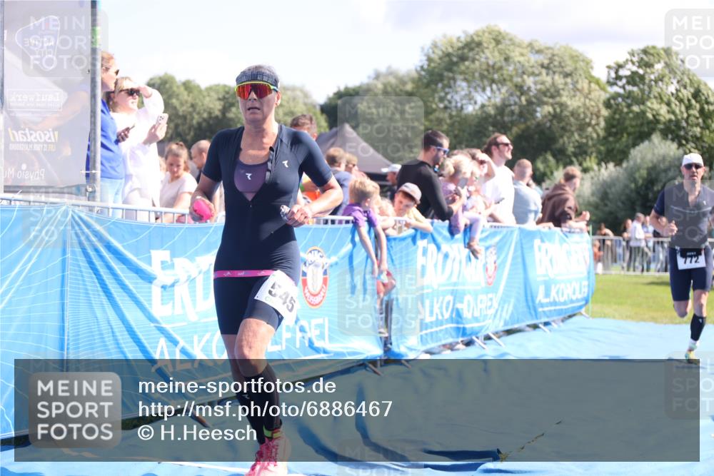 25.08.2024 - Elbe Triathlon Hamburg H.Heesch http://msf.ph/oto/6886467 25.08.2024 11:34:09 Ziel 545, 604, 670, 671, 772 meine-sportfotos.de