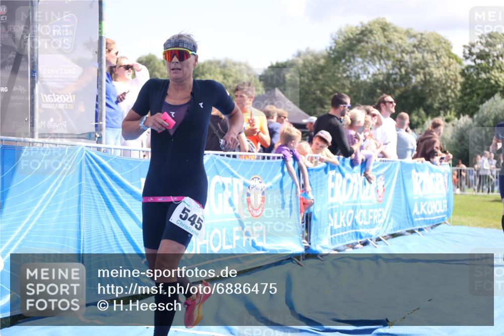 25.08.2024 - Elbe Triathlon Hamburg H.Heesch http://msf.ph/oto/6886475 25.08.2024 11:34:09 Ziel 545, 604, 670, 671, 772 meine-sportfotos.de