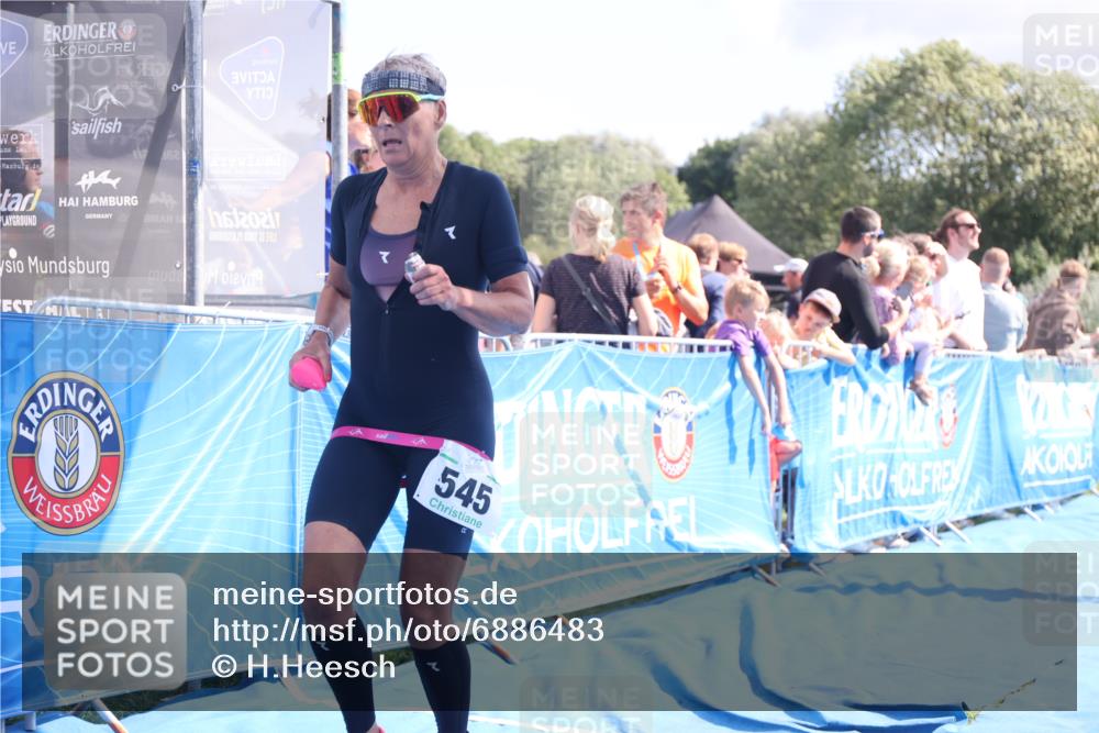 25.08.2024 - Elbe Triathlon Hamburg H.Heesch http://msf.ph/oto/6886483 25.08.2024 11:34:09 Ziel 545, 604, 670, 671, 772 meine-sportfotos.de
