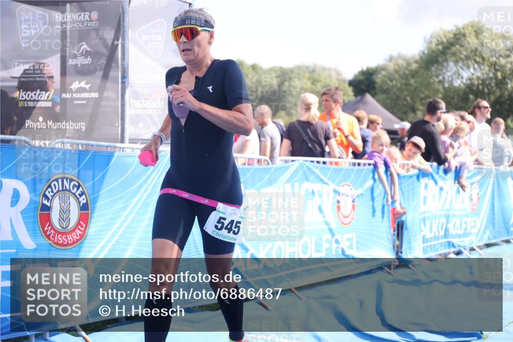 25.08.2024 - Elbe Triathlon Hamburg H.Heesch http://msf.ph/oto/6886487 25.08.2024 11:34:09 Ziel 545, 604, 670, 671, 772 meine-sportfotos.de