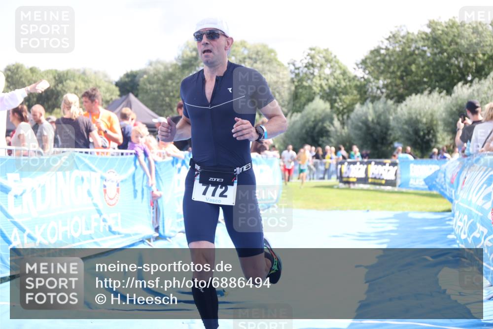 25.08.2024 - Elbe Triathlon Hamburg H.Heesch http://msf.ph/oto/6886494 25.08.2024 11:34:11 Ziel 545, 604, 670, 671, 683, 772 meine-sportfotos.de