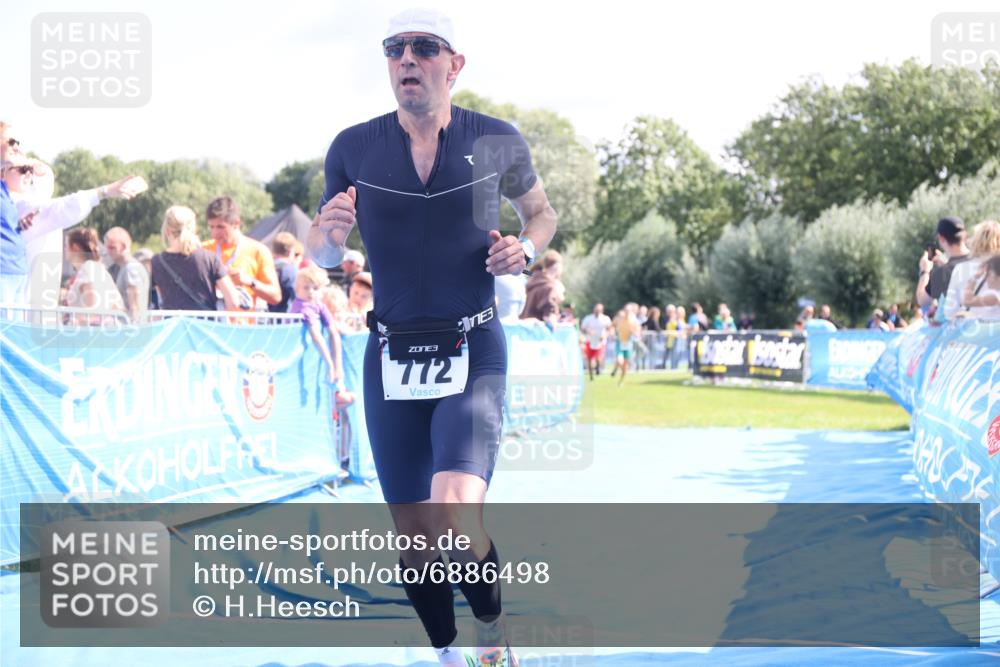 25.08.2024 - Elbe Triathlon Hamburg H.Heesch http://msf.ph/oto/6886498 25.08.2024 11:34:11 Ziel 545, 604, 670, 671, 683, 772 meine-sportfotos.de