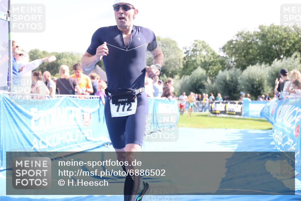 25.08.2024 - Elbe Triathlon Hamburg H.Heesch http://msf.ph/oto/6886502 25.08.2024 11:34:11 Ziel 545, 604, 670, 671, 683, 772 meine-sportfotos.de