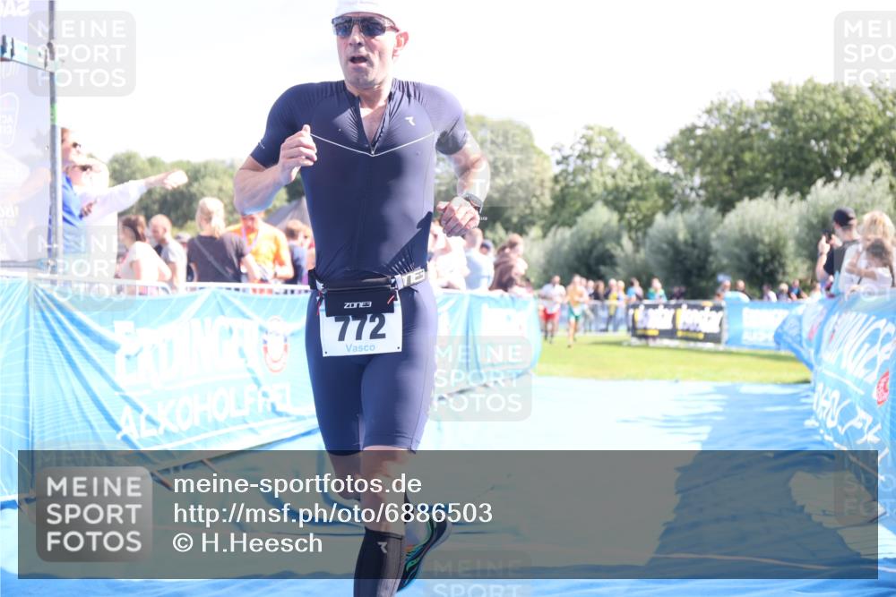 25.08.2024 - Elbe Triathlon Hamburg H.Heesch http://msf.ph/oto/6886503 25.08.2024 11:34:11 Ziel 545, 604, 670, 671, 683, 772 meine-sportfotos.de