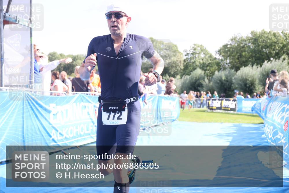 25.08.2024 - Elbe Triathlon Hamburg H.Heesch http://msf.ph/oto/6886505 25.08.2024 11:34:11 Ziel 545, 604, 670, 671, 683, 772 meine-sportfotos.de