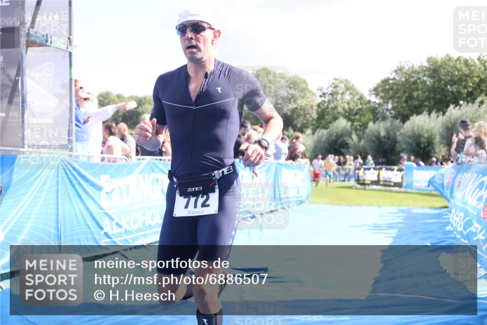 25.08.2024 - Elbe Triathlon Hamburg H.Heesch http://msf.ph/oto/6886507 25.08.2024 11:34:11 Ziel 545, 604, 670, 671, 683, 772 meine-sportfotos.de
