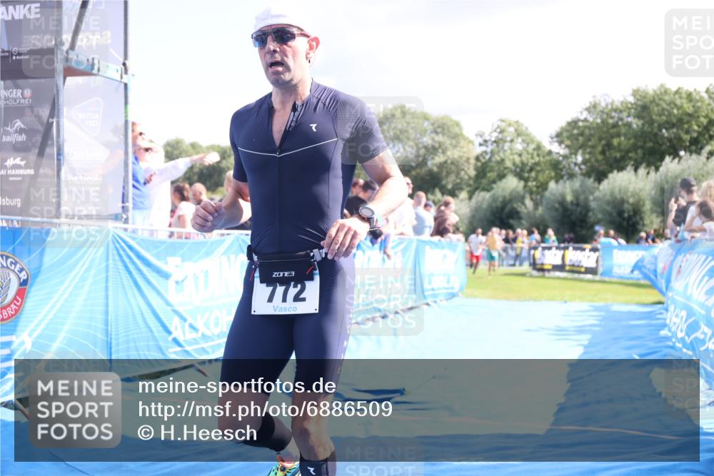 25.08.2024 - Elbe Triathlon Hamburg H.Heesch http://msf.ph/oto/6886509 25.08.2024 11:34:11 Ziel 545, 604, 670, 671, 683, 772 meine-sportfotos.de