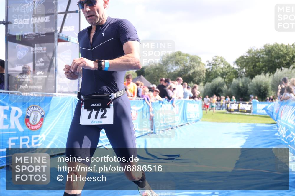 25.08.2024 - Elbe Triathlon Hamburg H.Heesch http://msf.ph/oto/6886516 25.08.2024 11:34:11 Ziel 545, 604, 670, 671, 683, 772 meine-sportfotos.de