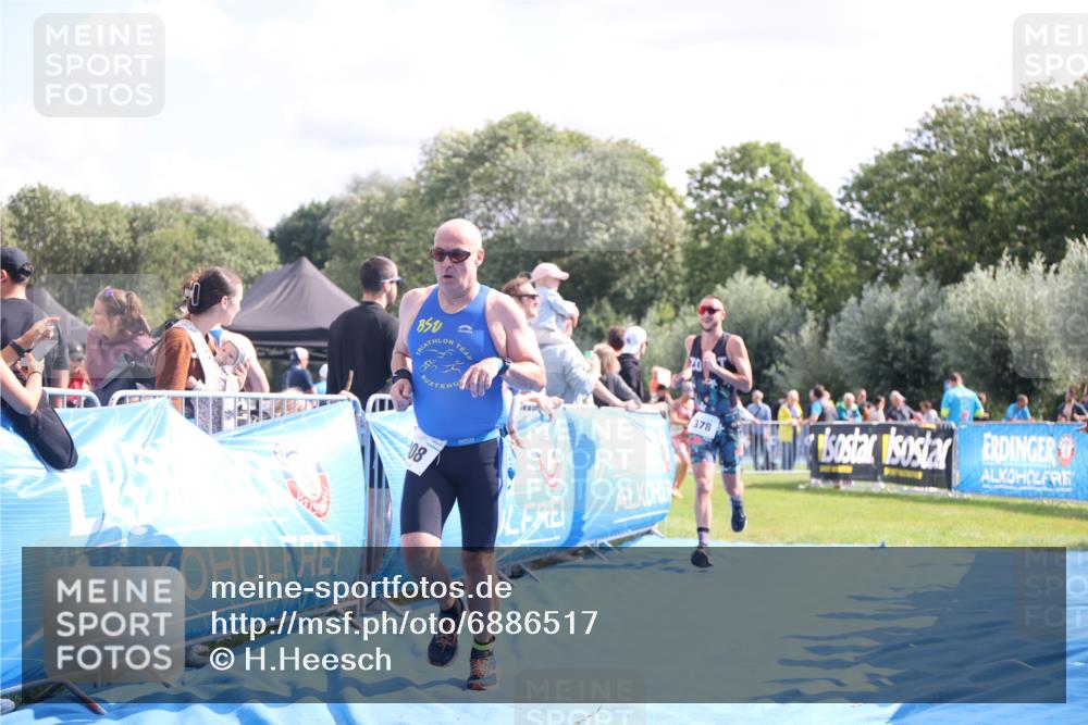 25.08.2024 - Elbe Triathlon Hamburg H.Heesch http://msf.ph/oto/6886517 25.08.2024 11:26:52 Ziel 378, 408 meine-sportfotos.de